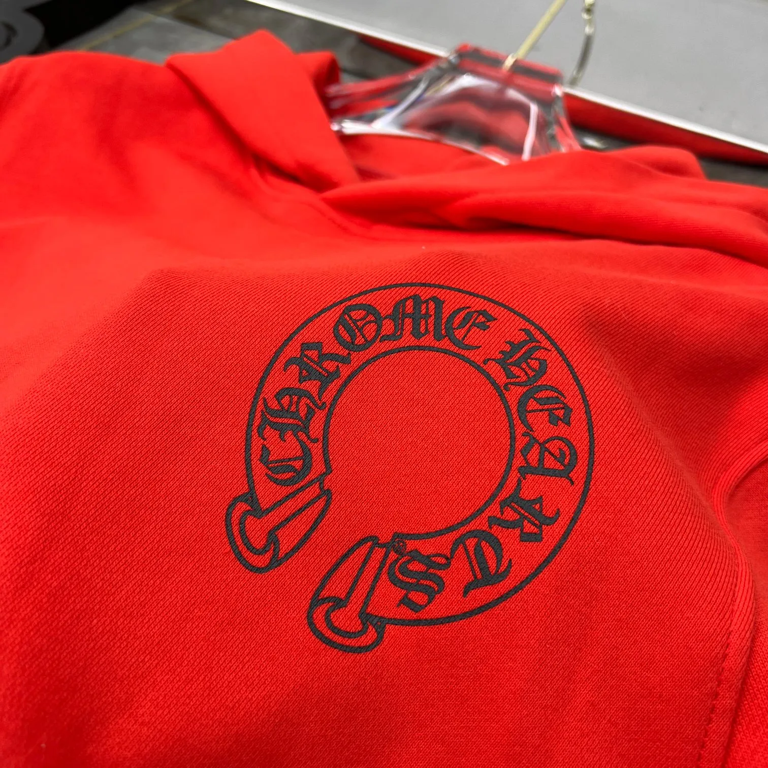 P240 Chrome Hearts Autumn and Winter 2025 Available at counters simultaneously ❤️ Chrome Hearts Mattyboy graffiti red mouth limited edition sweatshirt Imported environmentally friendly glue printing and dyeing Improved customized version 1:1 High-gram weight high-quality fabric Recommended color: Customized red Code numbers: S, M, L, XL
